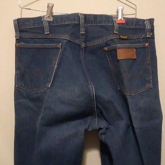SOLD GUC - Wrangler Regular Fit Cowboy Cut Blue Jeans - Size 36x36 Lot#007 - Picture 3 of 6